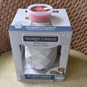 Yankee Candle Scenterpiece Warmer with Pink MeltCup. Brand new!